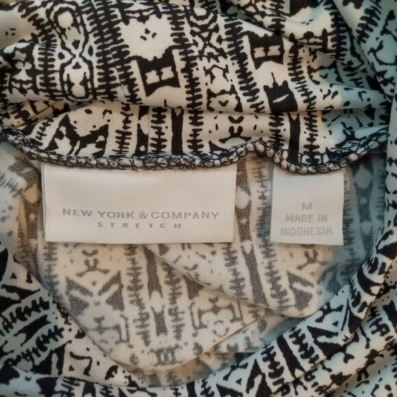 New York & Company Stretch Women's Casual Top Size Medium Modest Office Business - Picture 6 of 6